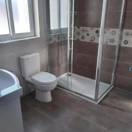 Denis Quarto em Acomodações Particulares *