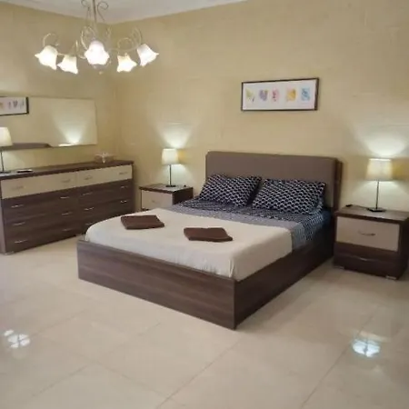 Denis Habitación en casa particular